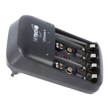 Plug-fast charger Ultimate 4 with individual bay monitoring, trickle charging and battery defect det
