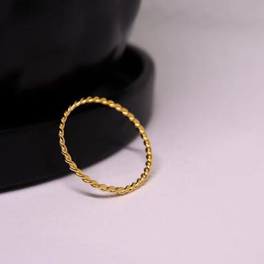 Minimalistische ring gedraaid zilver 925 Gold Plated 18.75 mm / maat 59