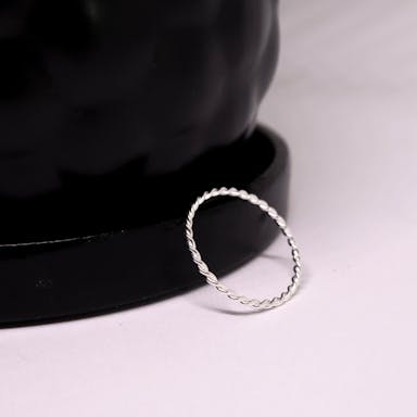 Minimalistische ring gedraaid zilver 925 16.25 mm / maat 51