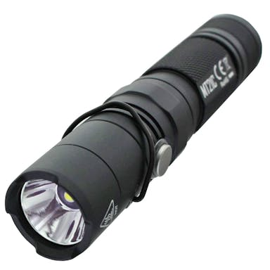 Nitecore MT21C LED-zaklamp draait 90 graden inclusief magneet op de lampas
